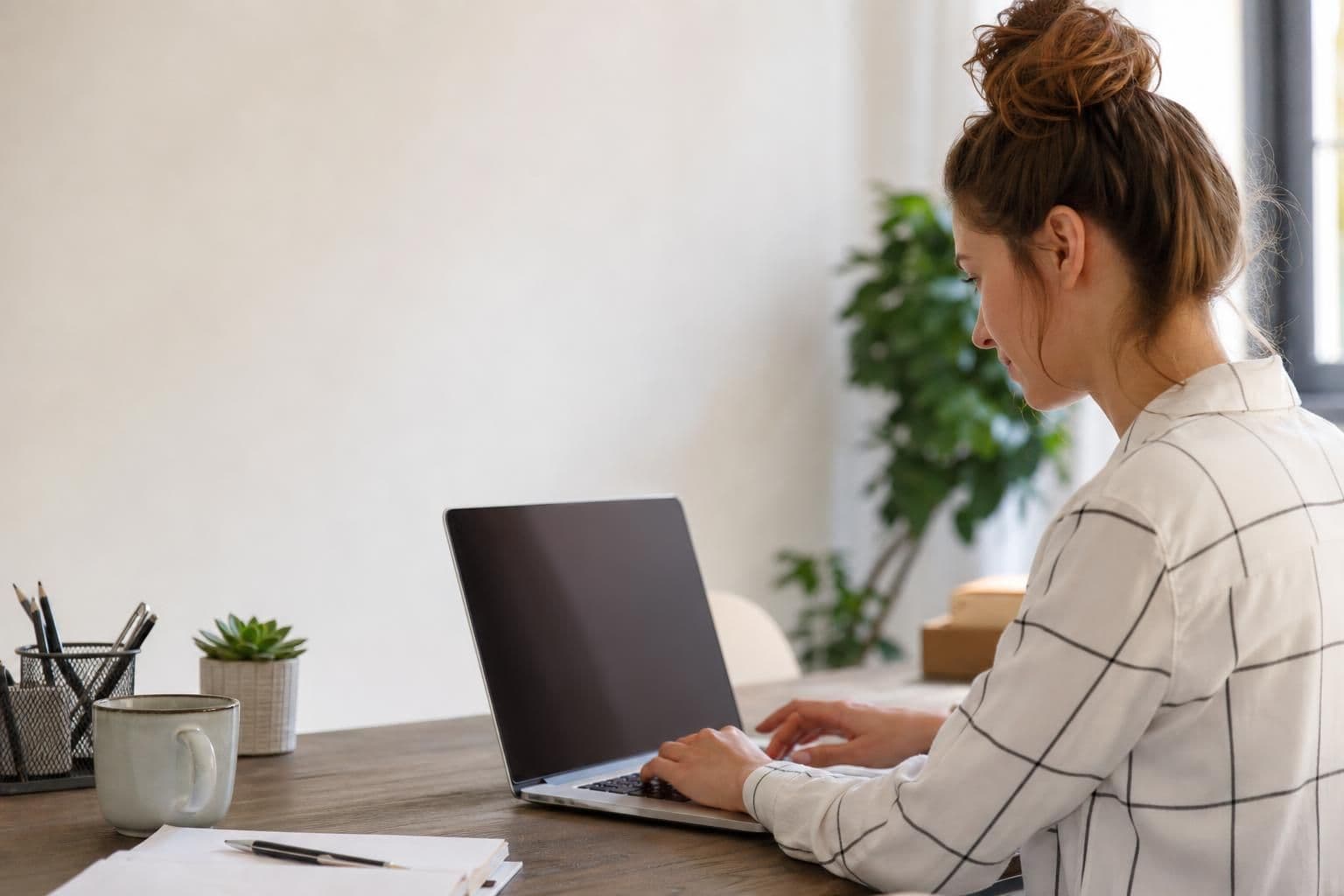 Avoiding Google's Helpful Content Penalty With AI Writing